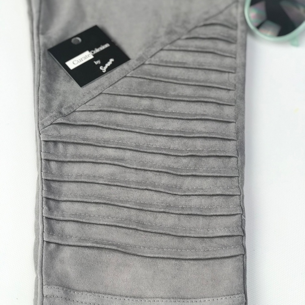 🔺RESTOCKED🔺Faux Suede Gray Moto Pants - Picture 5 of 6